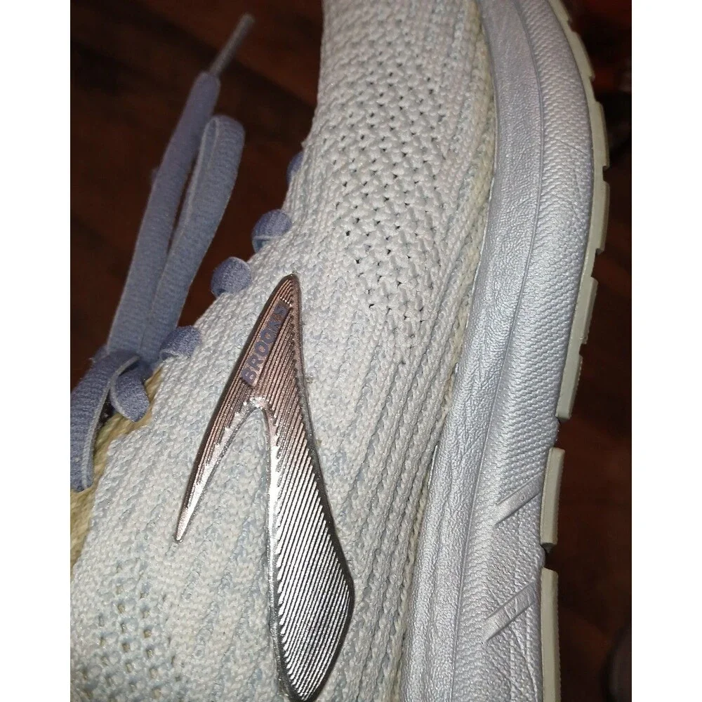 Brooks Revel 3
